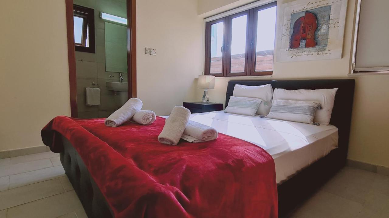 Stay Ocean View Villa Паралимни Екстериор снимка