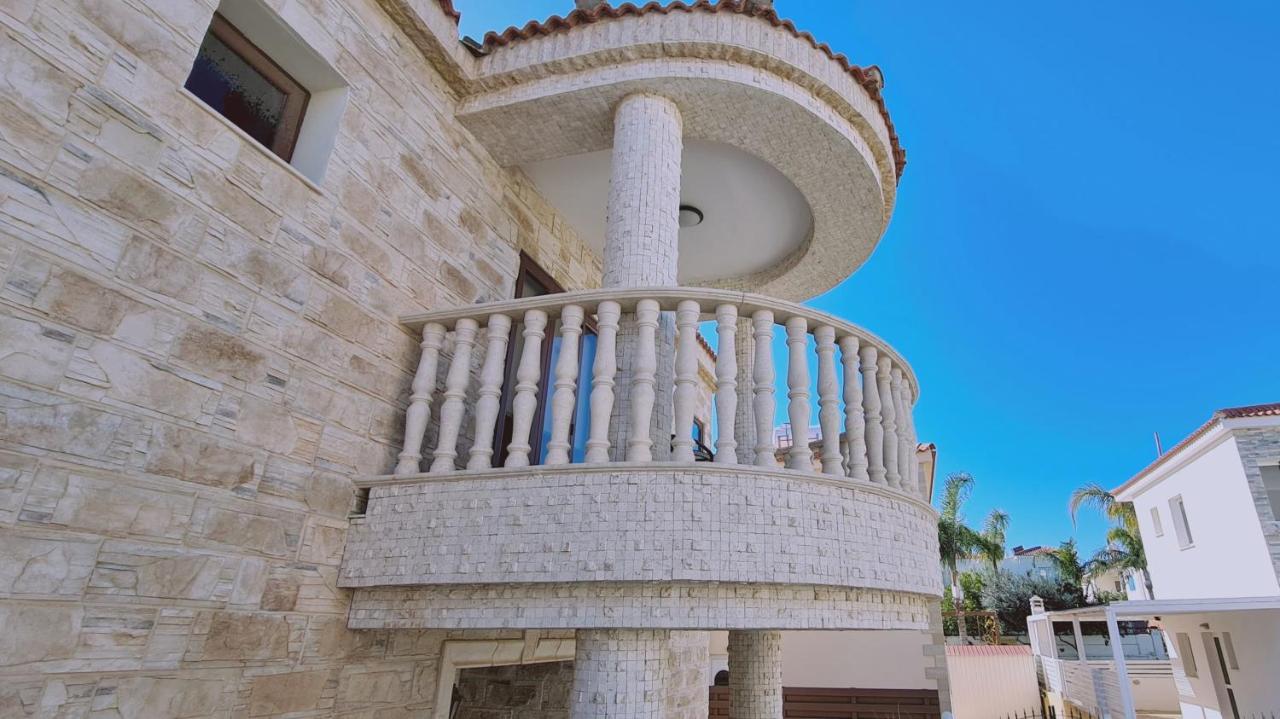 Stay Ocean View Villa Паралимни Екстериор снимка