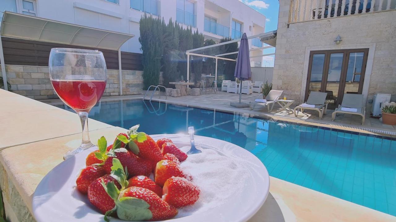 Stay Ocean View Villa Паралимни Екстериор снимка