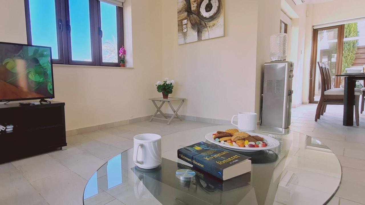 Stay Ocean View Villa Паралимни Екстериор снимка