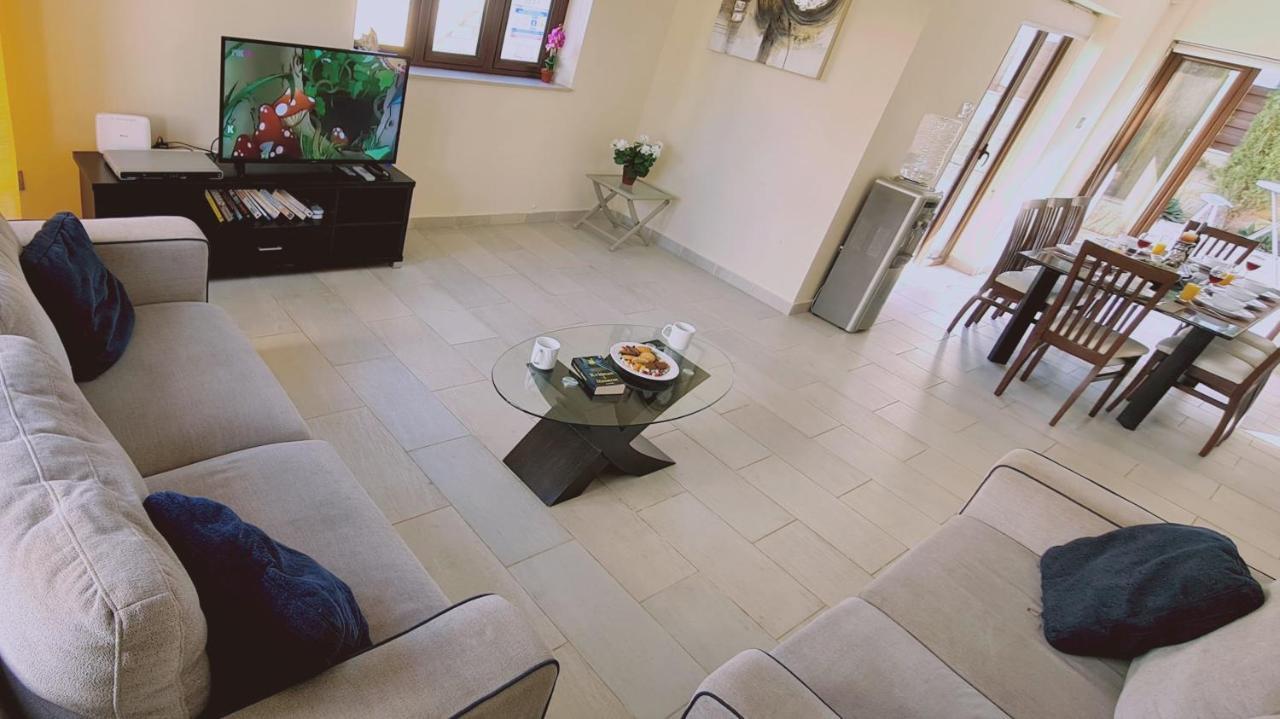 Stay Ocean View Villa Паралимни Екстериор снимка