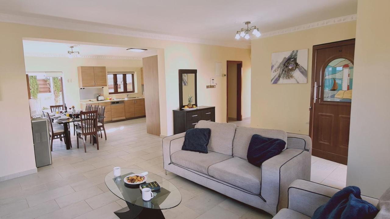 Stay Ocean View Villa Паралимни Екстериор снимка