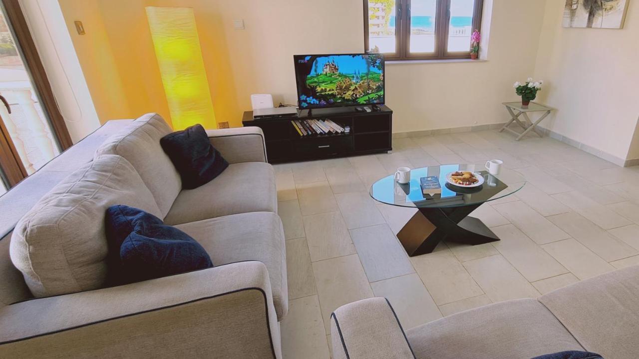 Stay Ocean View Villa Паралимни Екстериор снимка