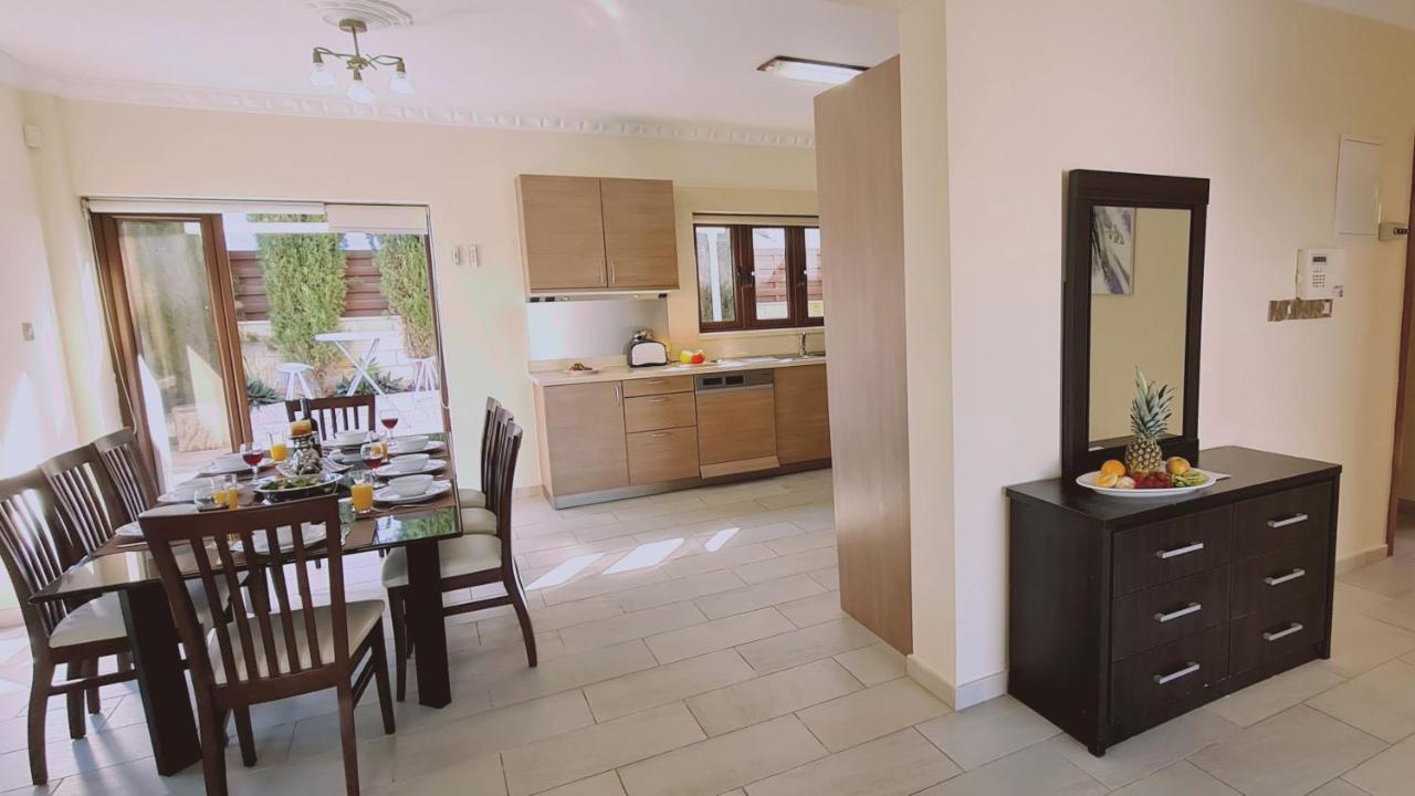 Stay Ocean View Villa Паралимни Екстериор снимка
