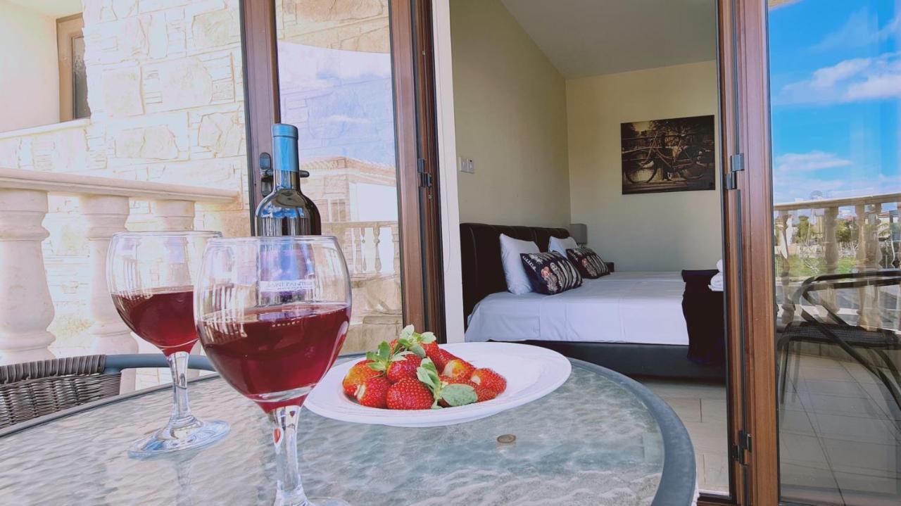 Stay Ocean View Villa Паралимни Екстериор снимка