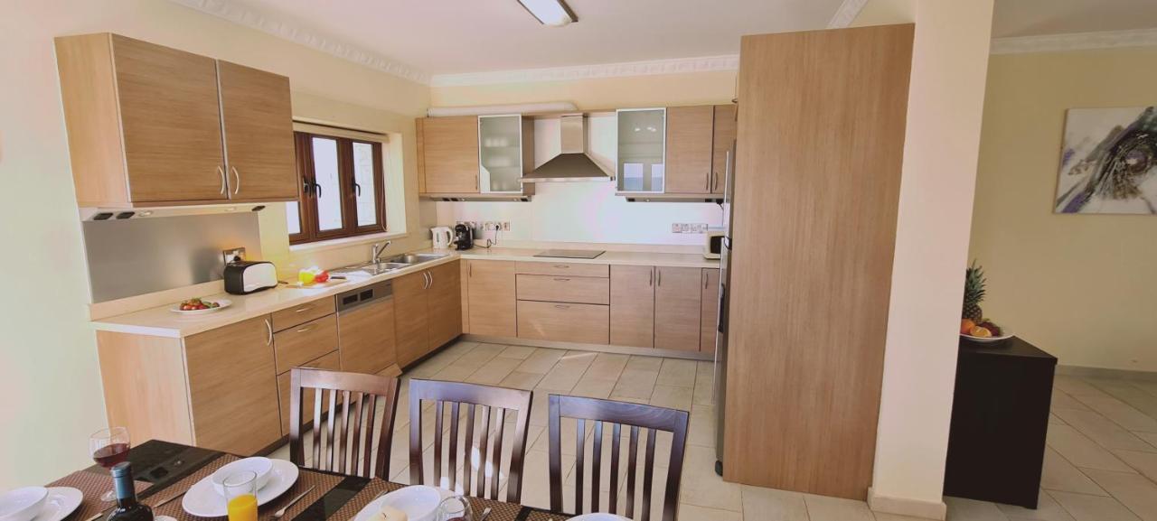 Stay Ocean View Villa Паралимни Екстериор снимка